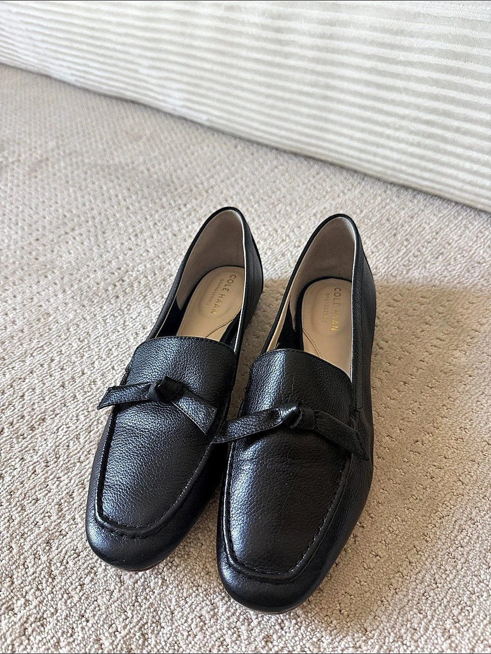 Like NEW Cole Haan Pinch Black Loafers 7.5 US